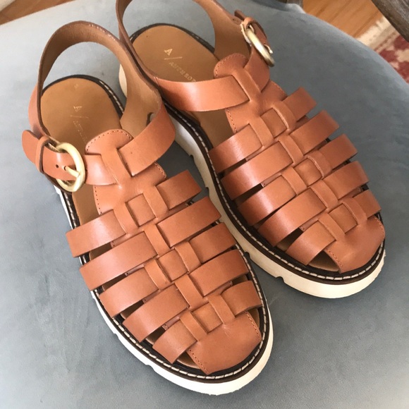 Anthropologie Shoes - Anthropologie Fisherman sport sandals